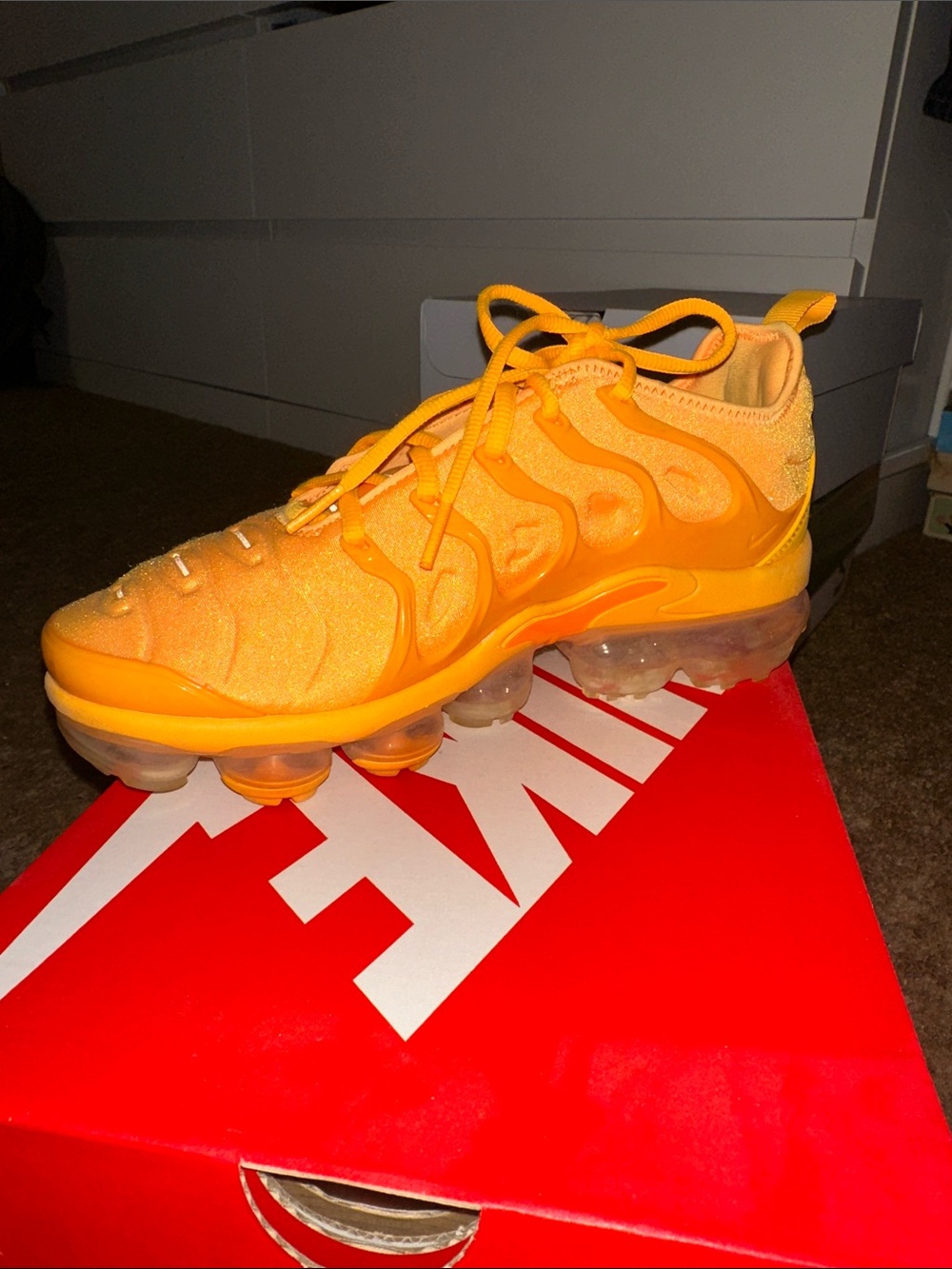 W Air Vapormax Plus Laser Orange